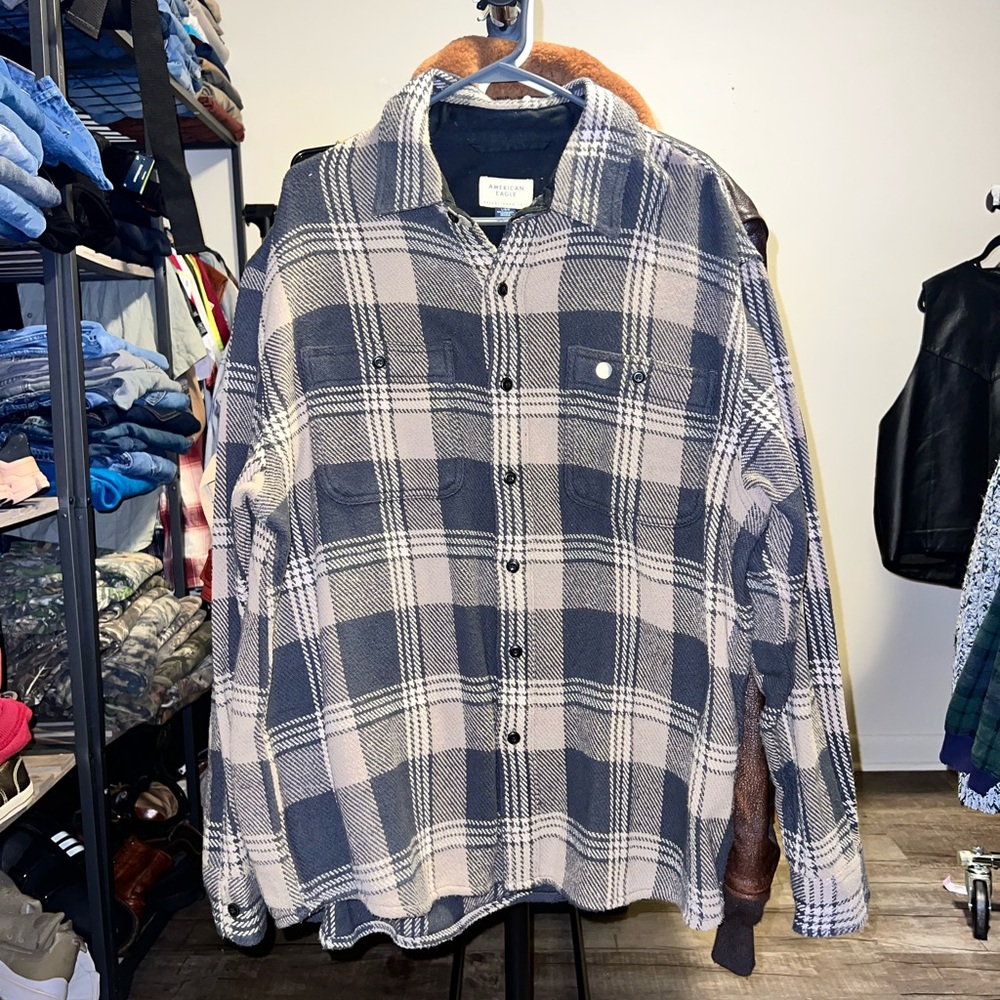 NWT American Eagle Outfitters Black and Cream Plaid Shirt Jacket Size Large